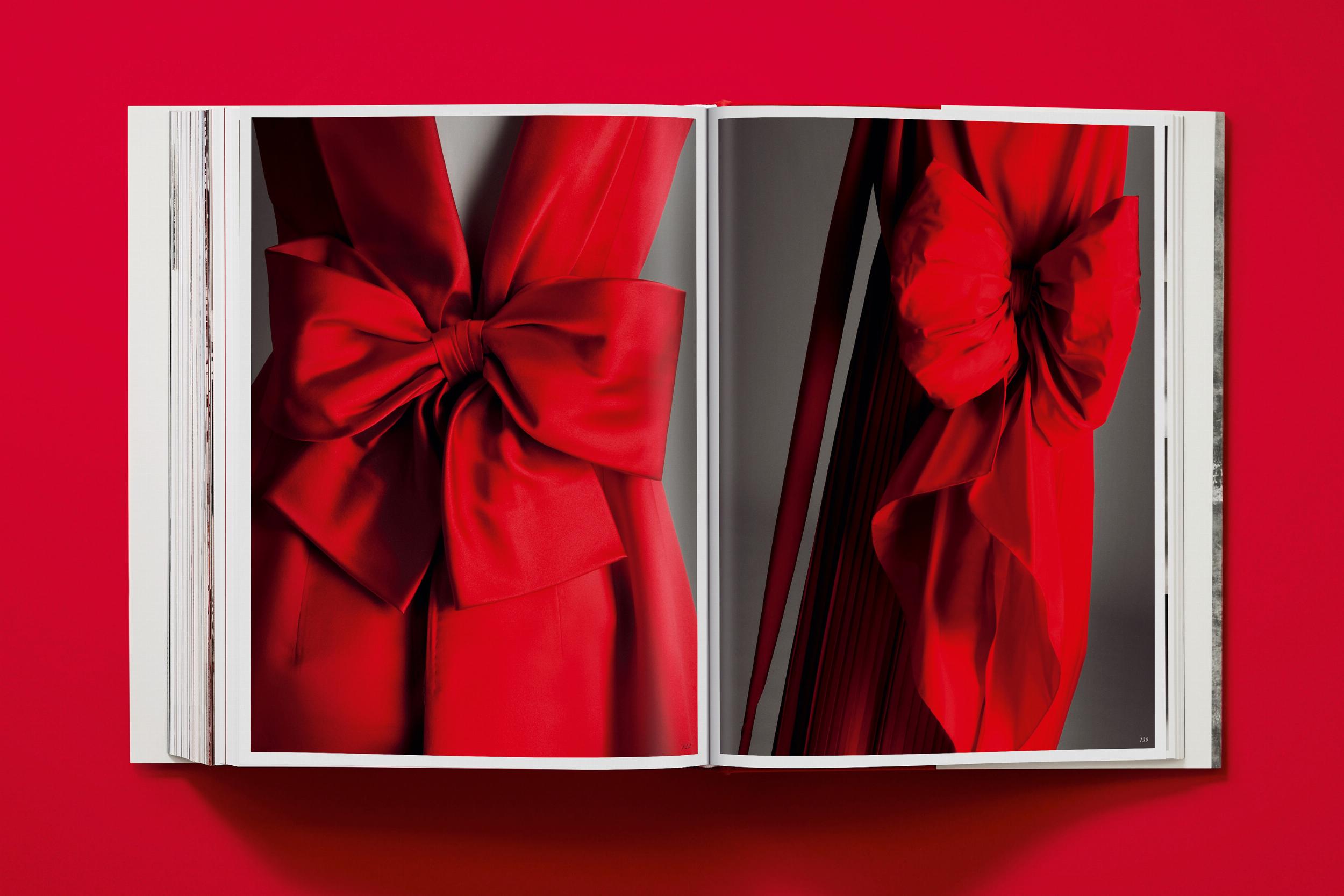 Valentino. a Grand Italian Epic – Plastic Books